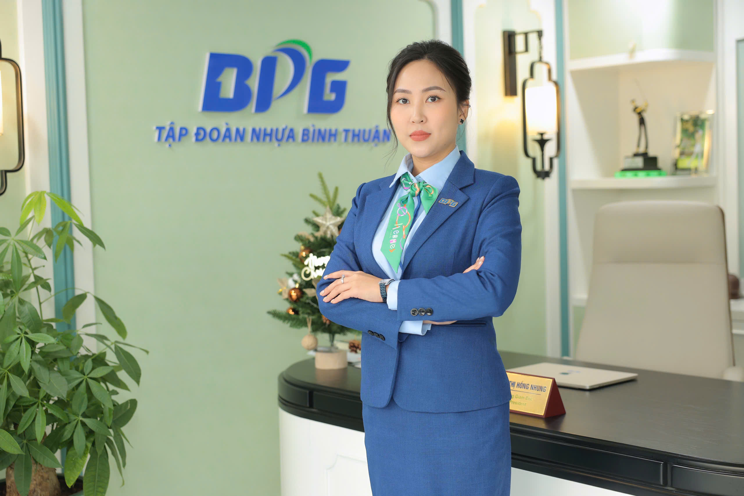 Tổng Giám Đốc Tập đoàn Nhựa Bình Thuận - Bà Nguyễn Thị Hồng Nhung